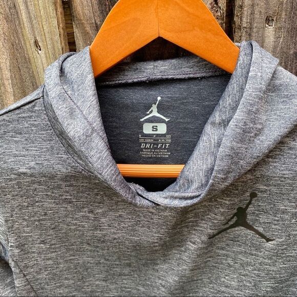 Boys Jordan Dri Fit Grey Long Sleeve Top Sz S - Picture 6 of 6